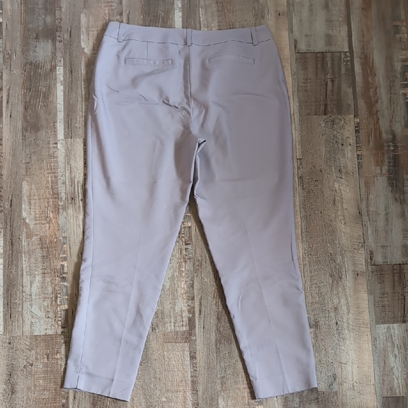 Cleo Women's Gray Capris - Picture 3 of 5